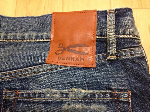 DENHAMデニムパンツのフラッグシップモデル「GRADE SLIM JAL」