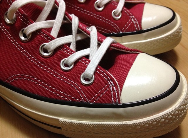 CONVERSEの1970s復刻チャックテイラー（Crimson）