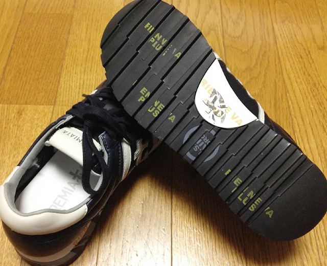 PREMIATA WHITEの「Lucyスニーカー」