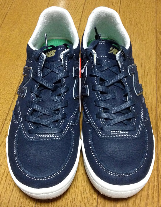 New Balanceの「CRT300（DF）」
