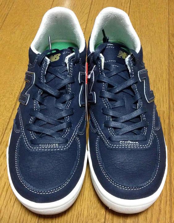 New Balanceの「CRT300（DF）」