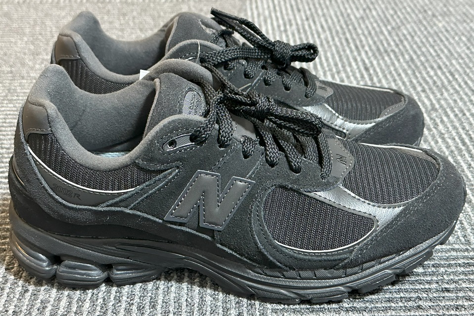 ニューバランス「2002RL」